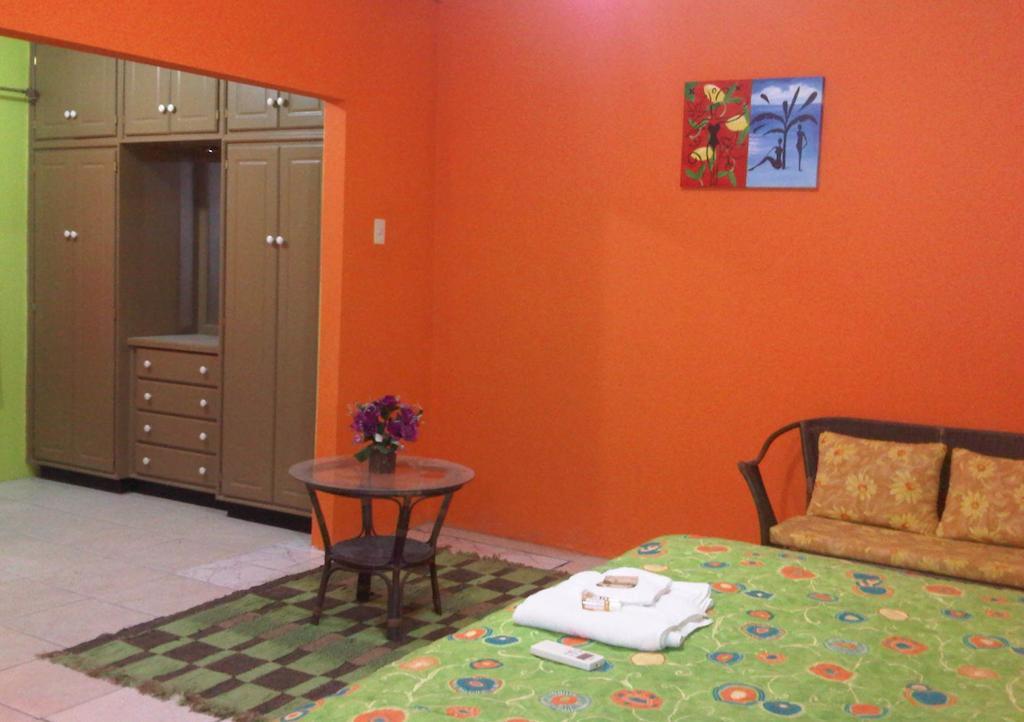 Gascon Villas Port of Spain Room photo